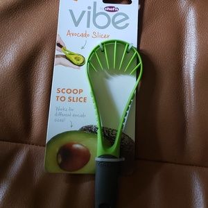 Vibe Avocado Slicer NWT